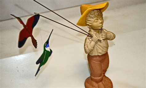  The Boy Who Turned into a Hummingbird -  A Whimsical Tale of Transformation and Connection to Nature?